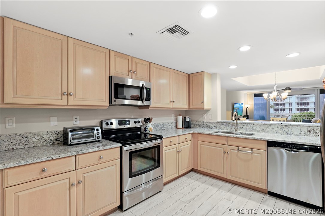 579 NE Plantation Road N-107