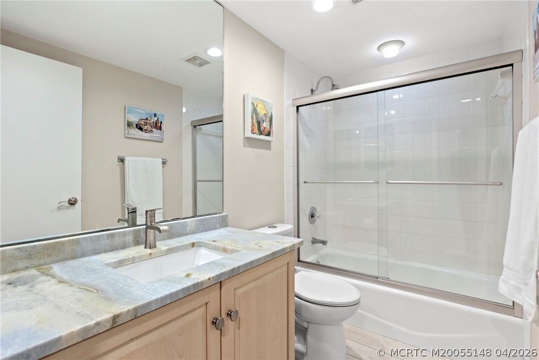 579 NE Plantation Road N-107