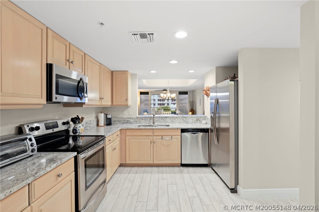 579 NE Plantation Road N-107