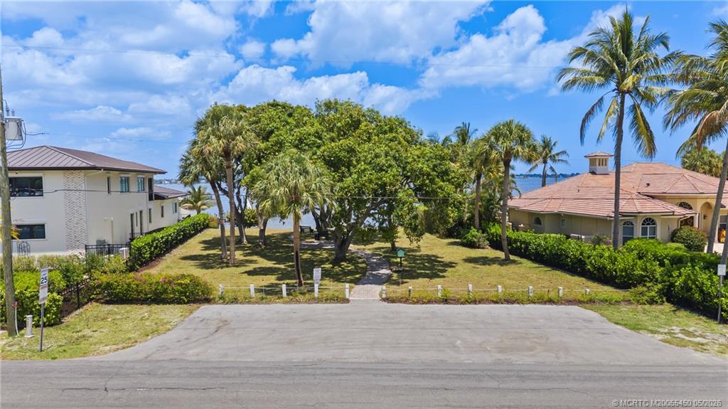 818 SE Riverside Drive