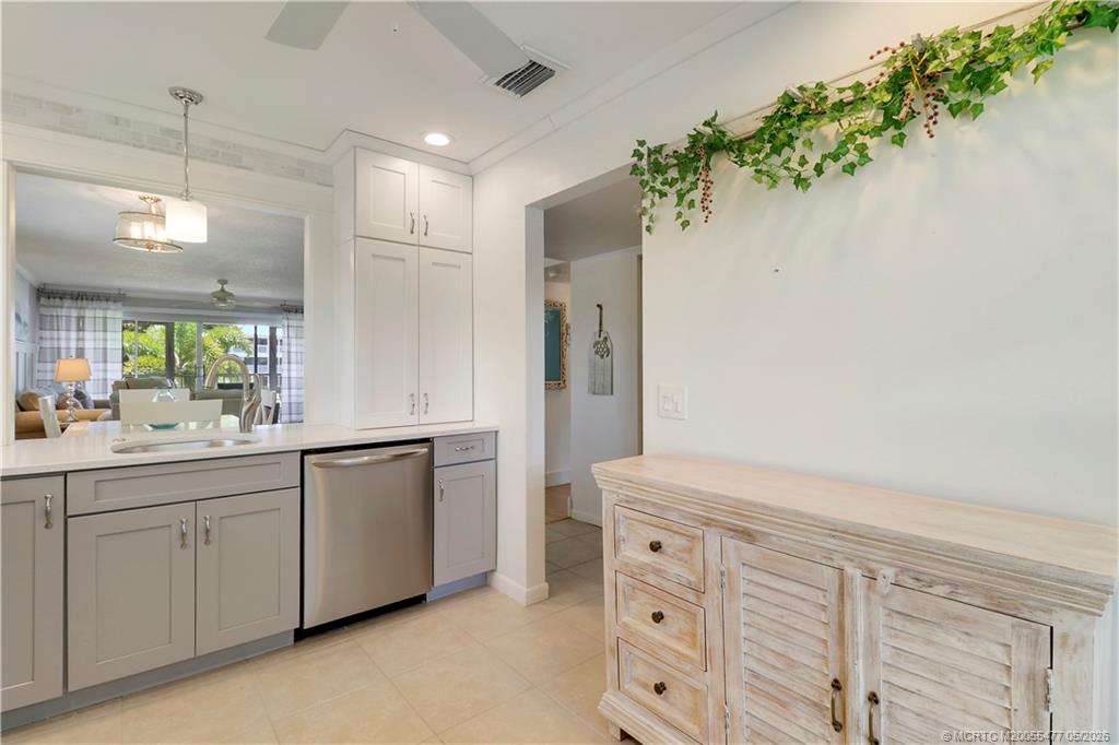 1852 SW Palm City Road 201