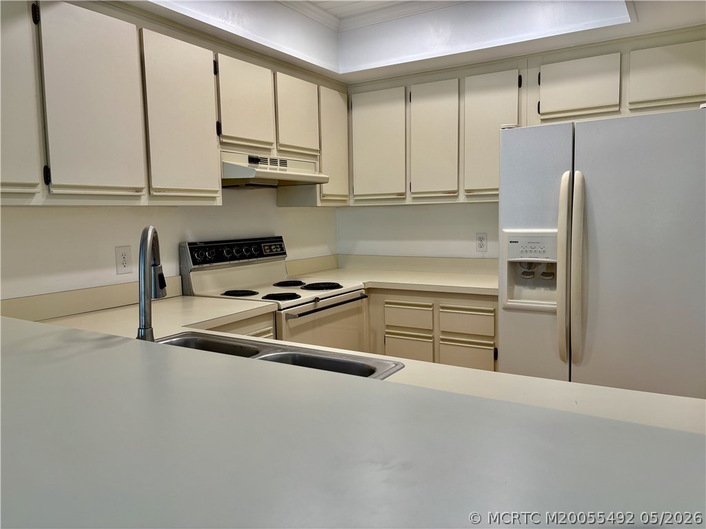 802 SE Central Parkway 14