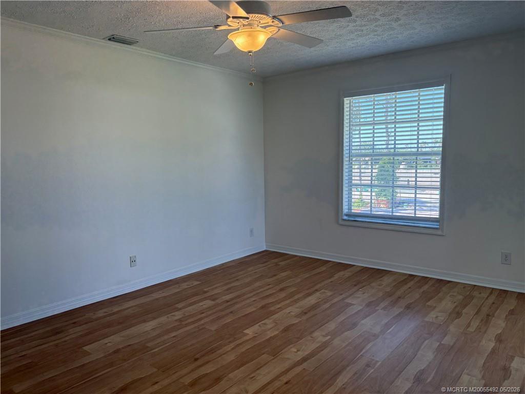 802 SE Central Parkway 14