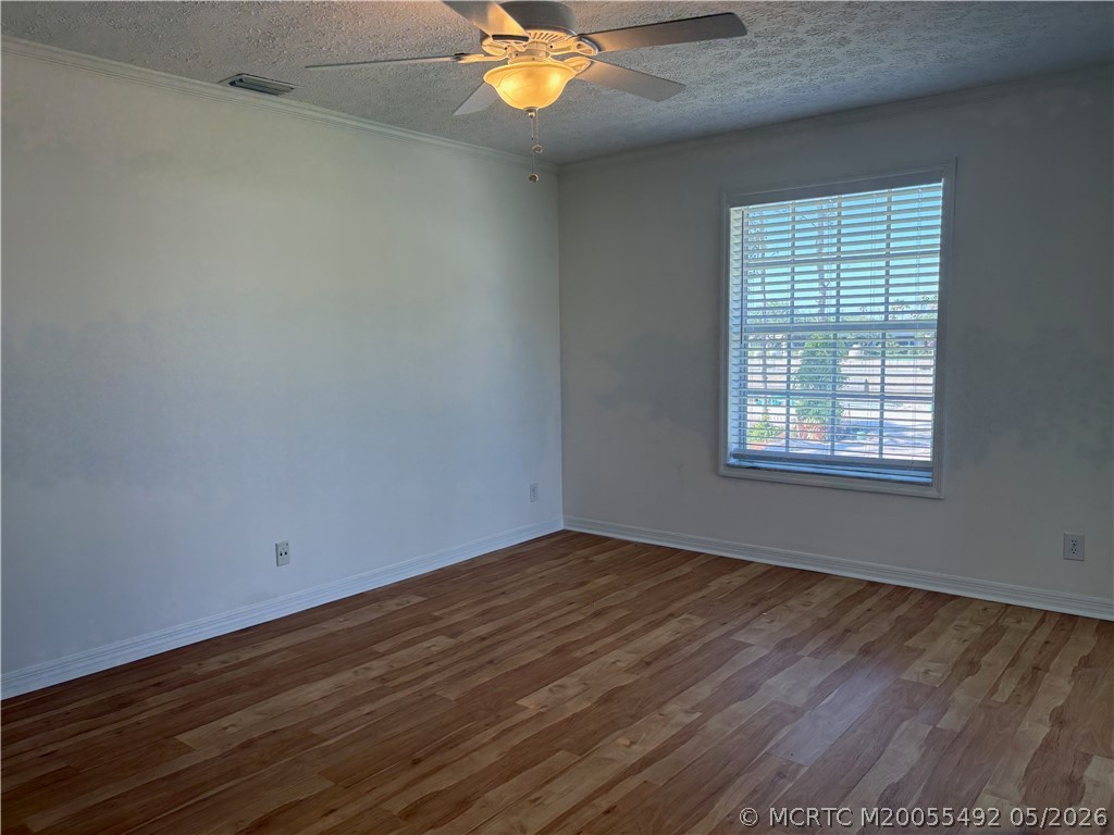 802 SE Central Parkway 14