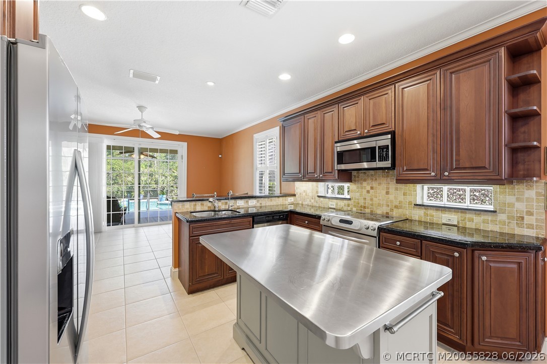 3736 NW Deer Oak Drive
