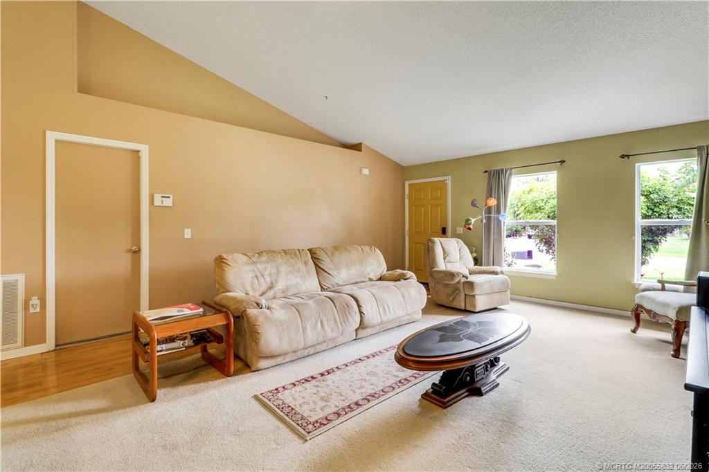 432 NW Raymond Lane