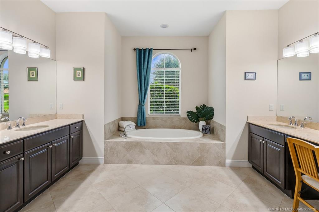7664 SE Belle Maison Drive