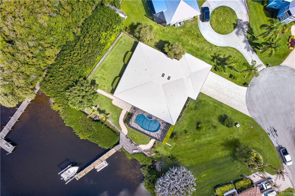 1007 SE Kitching Cove Lane