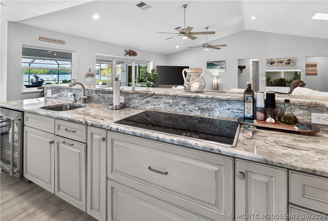 1007 SE Kitching Cove Lane