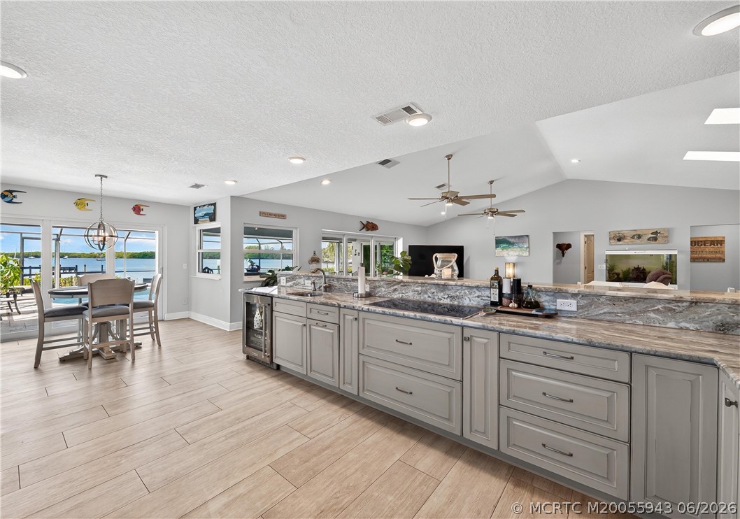 1007 SE Kitching Cove Lane