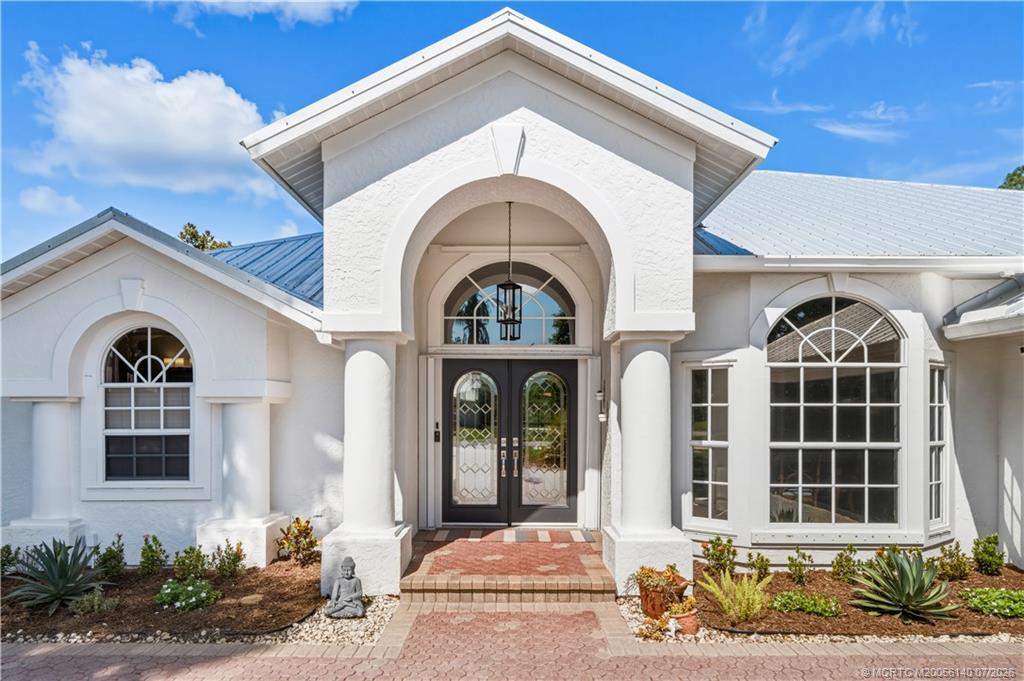 5535 SW Landing Creek Drive