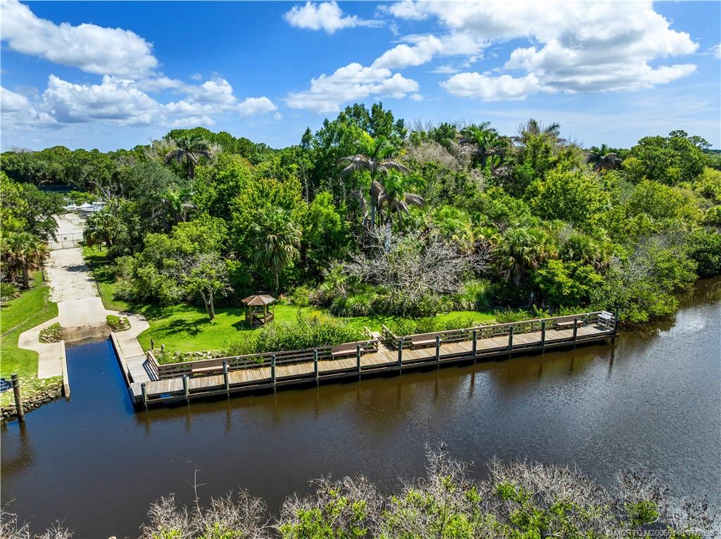 5535 SW Landing Creek Drive