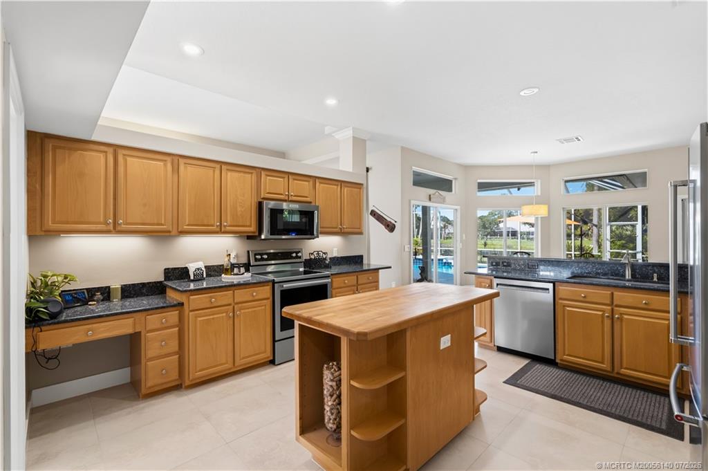 5535 SW Landing Creek Drive