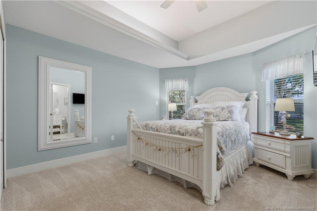 5535 SW Landing Creek Drive