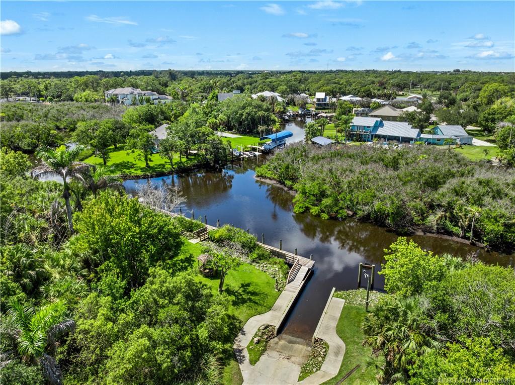 5535 SW Landing Creek Drive