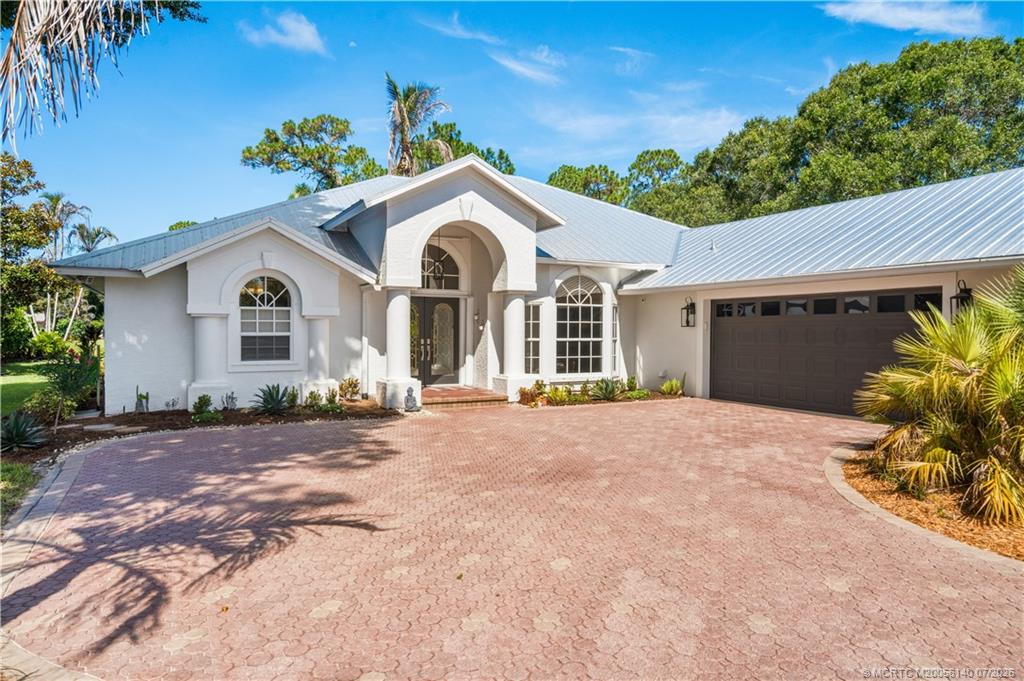 5535 SW Landing Creek Drive