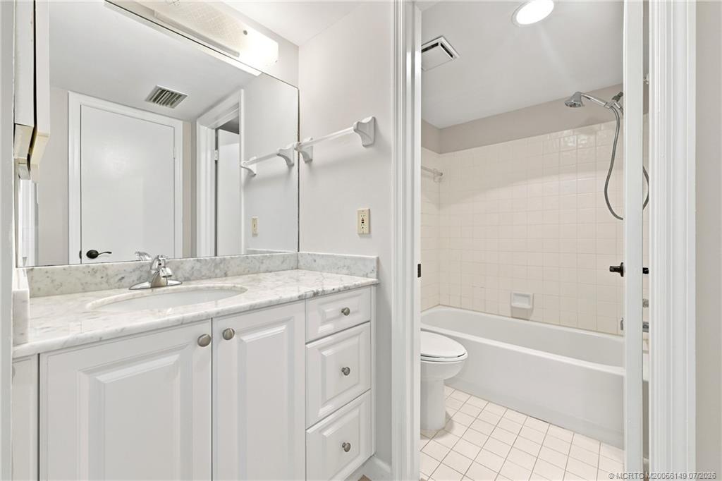 801 SE Central Parkway 801-1
