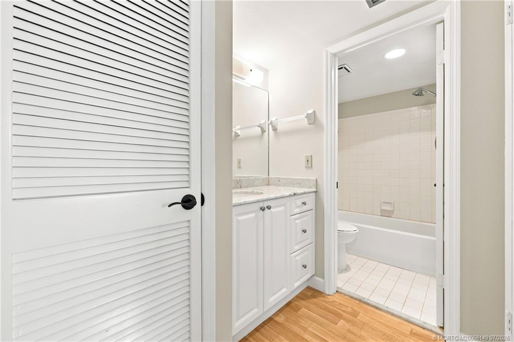 801 SE Central Parkway 801-1