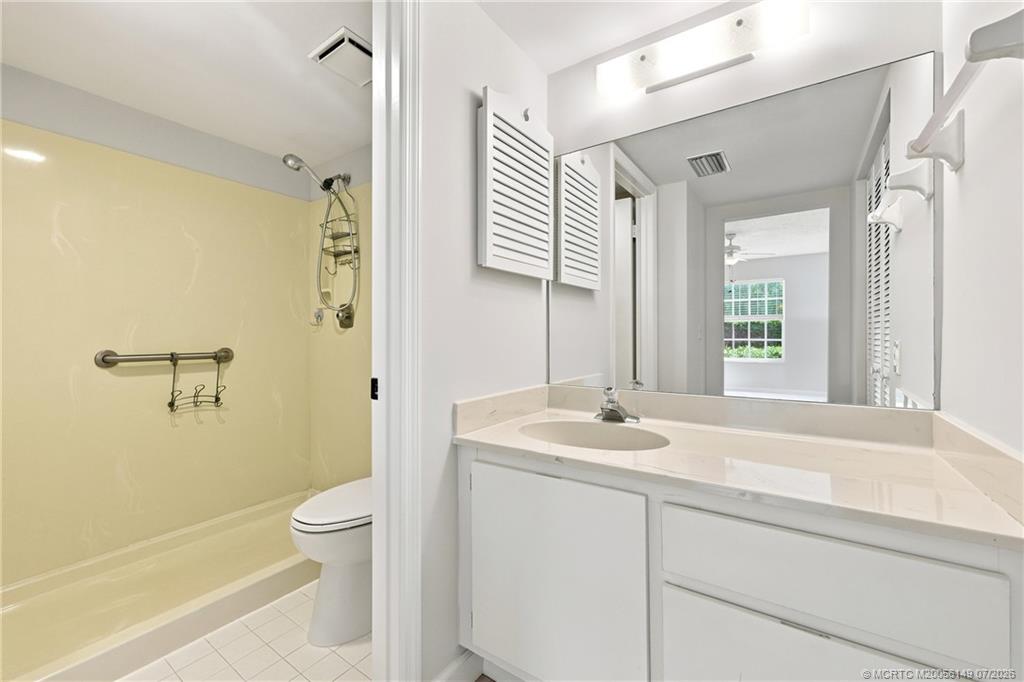 801 SE Central Parkway 801-1