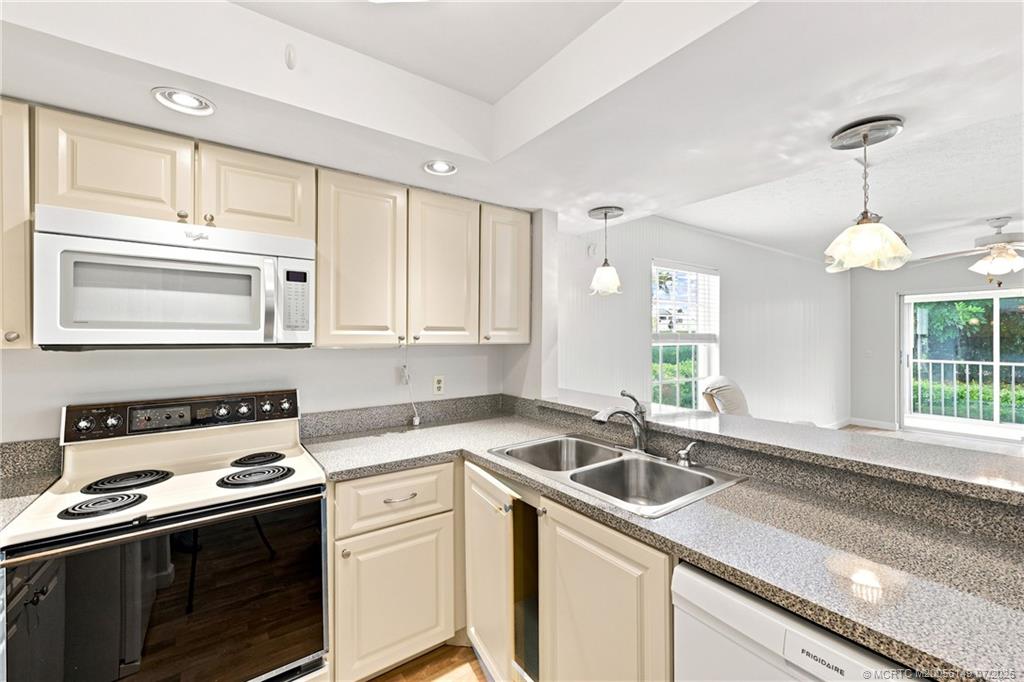 801 SE Central Parkway 801-1