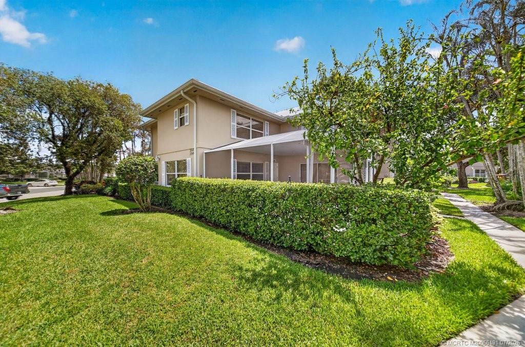 2848 SW Lakemont Place