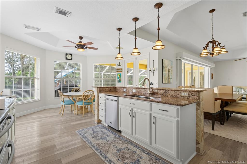 502 SE Majestic Terrace