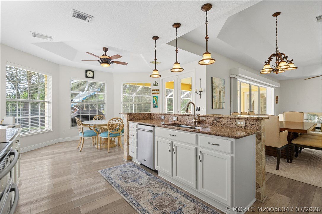 502 SE Majestic Terrace
