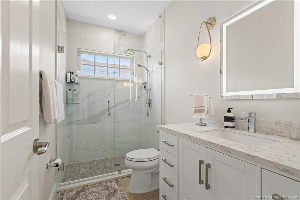 502 SE Majestic Terrace