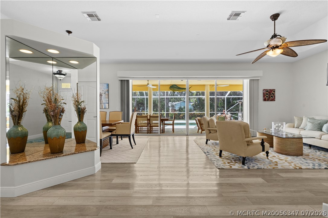 502 SE Majestic Terrace