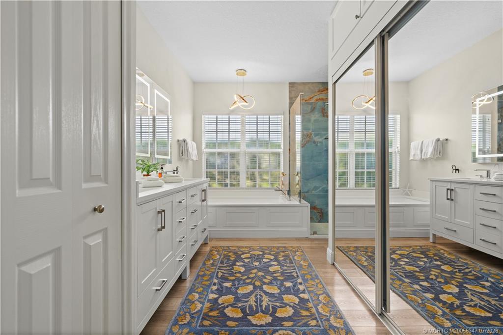 502 SE Majestic Terrace