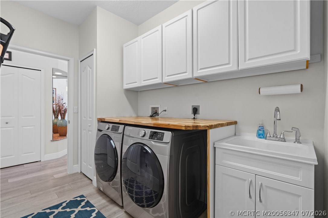502 SE Majestic Terrace