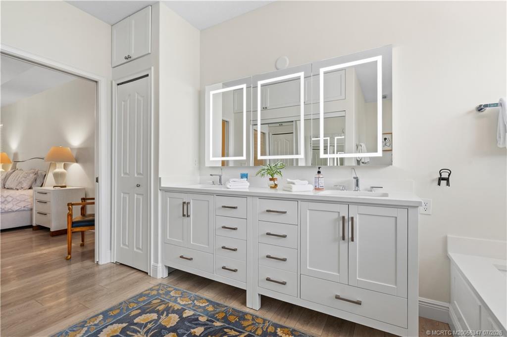 502 SE Majestic Terrace