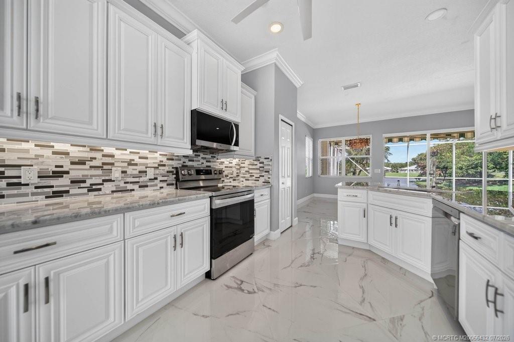 1676 SW Monarch Club Drive
