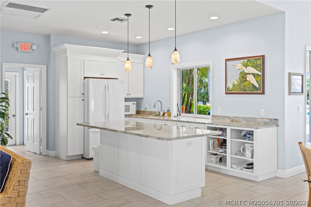5799 NE Island Cove Way 1101
