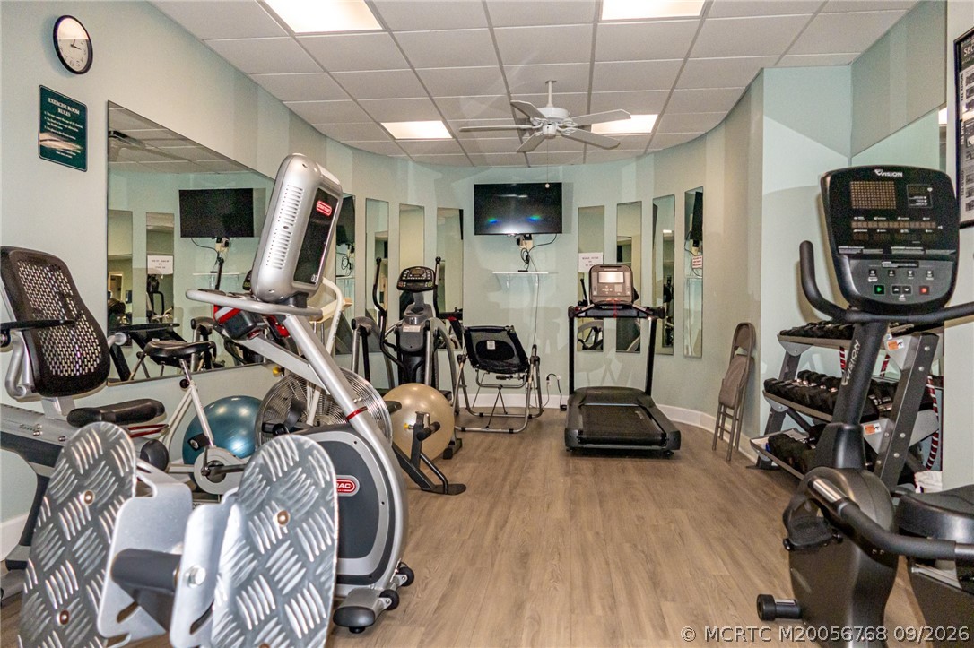 2318 NW Bay Colony Ct