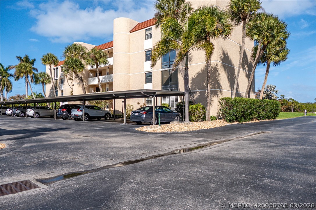 2318 NW Bay Colony Ct