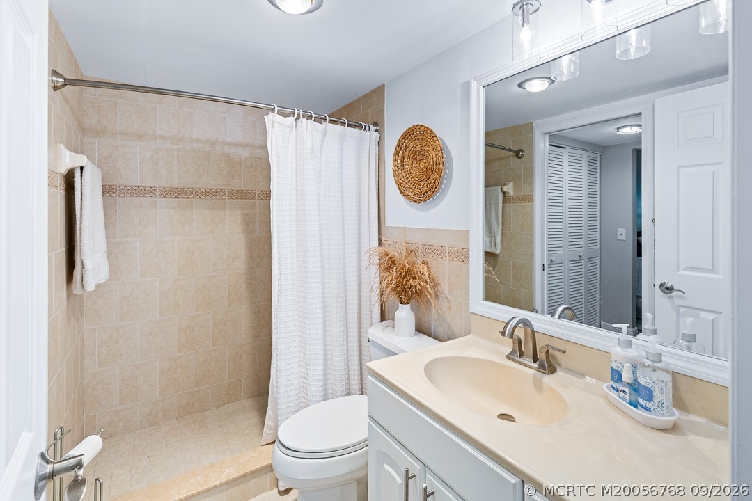 2318 NW Bay Colony Ct