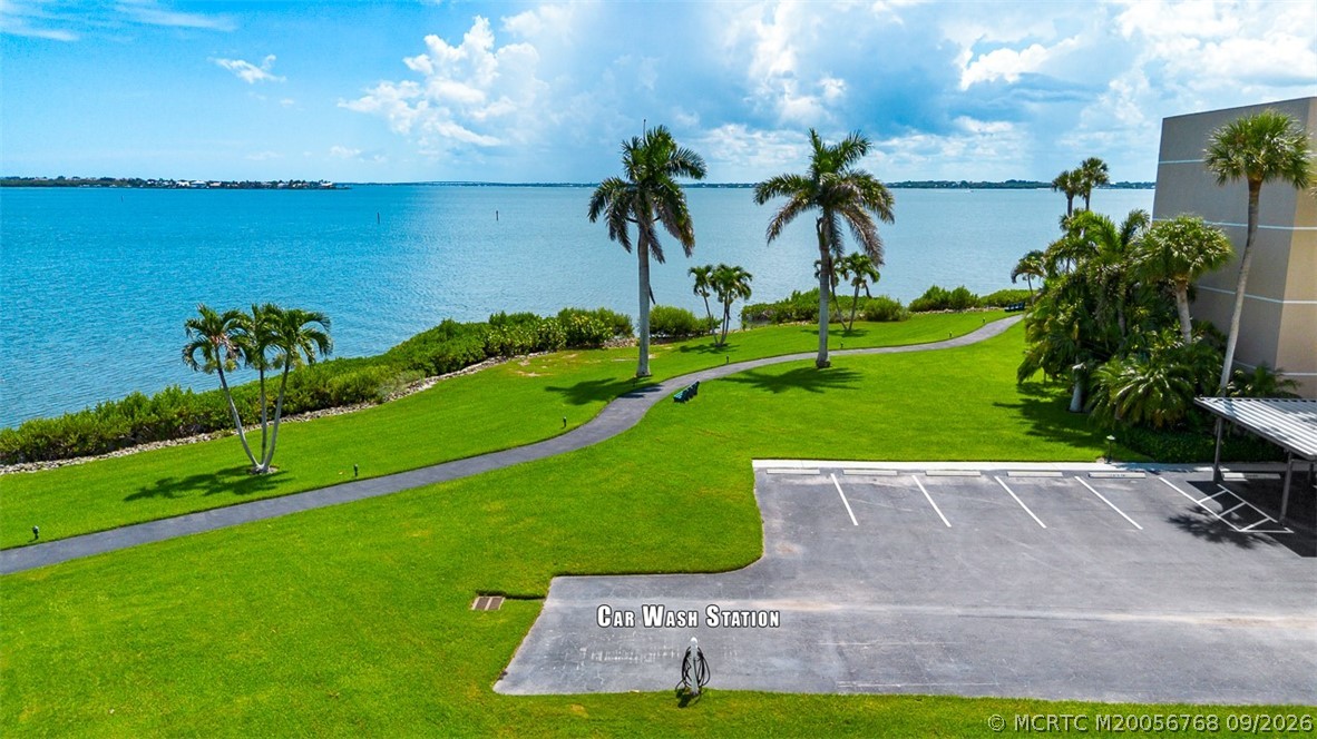2318 NW Bay Colony Ct