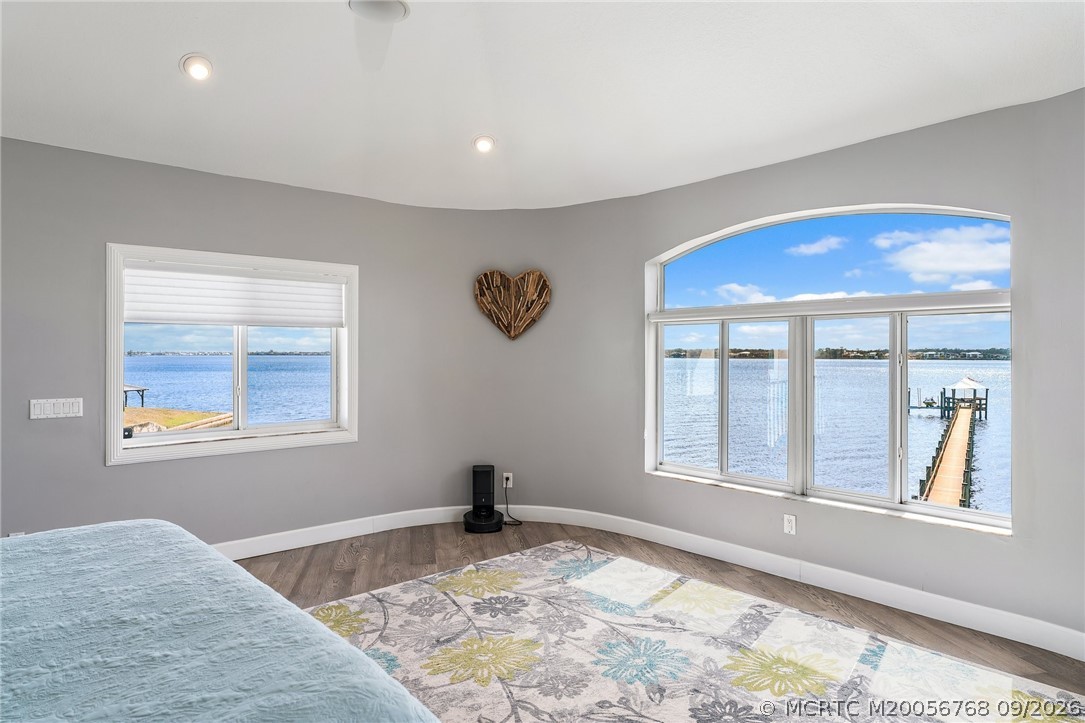 2318 NW Bay Colony Ct