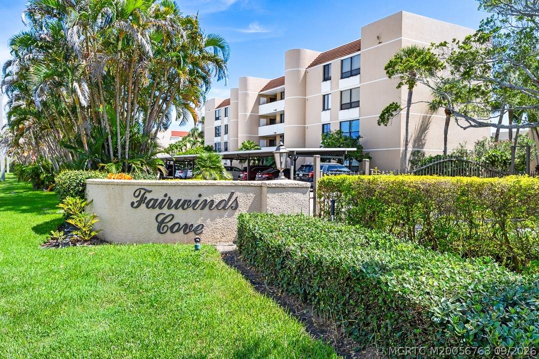 2318 NW Bay Colony Ct