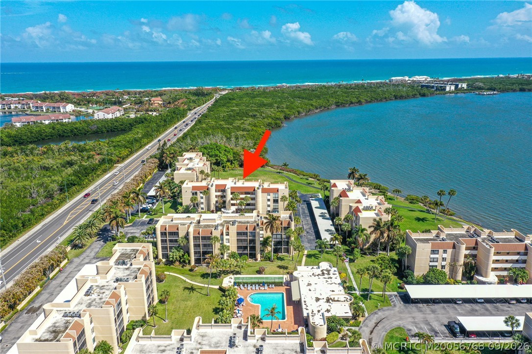 2318 NW Bay Colony Ct