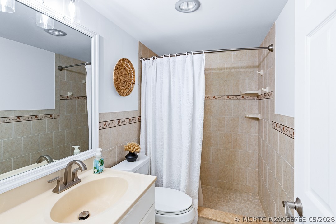 2318 NW Bay Colony Ct