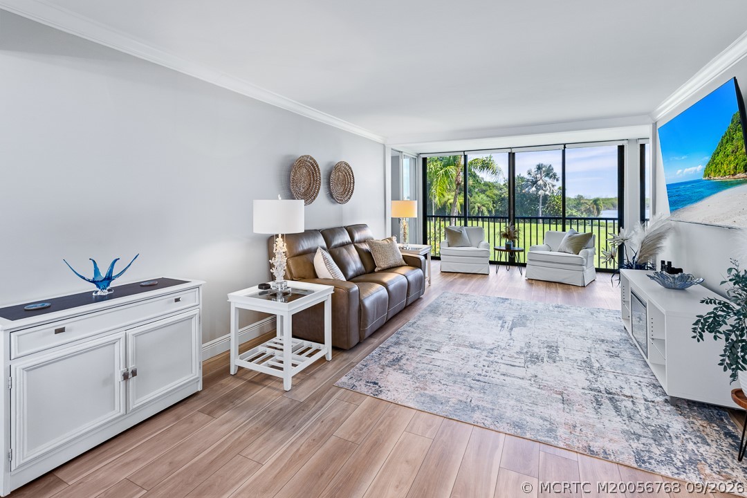 2318 NW Bay Colony Ct