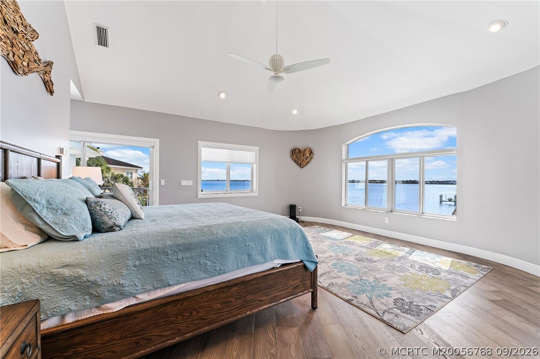 2318 NW Bay Colony Ct