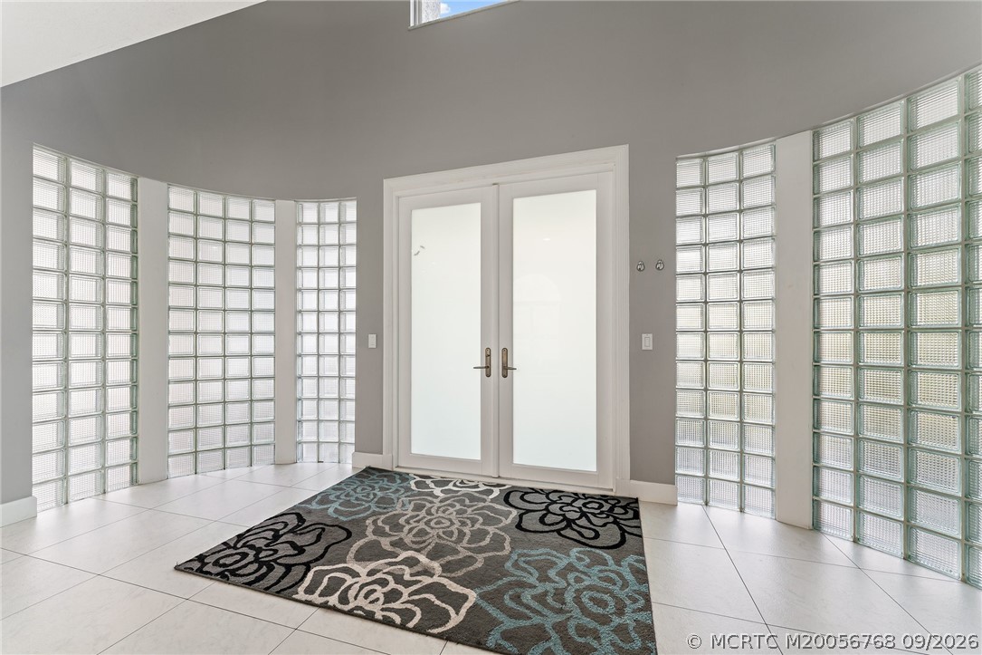2318 NW Bay Colony Ct