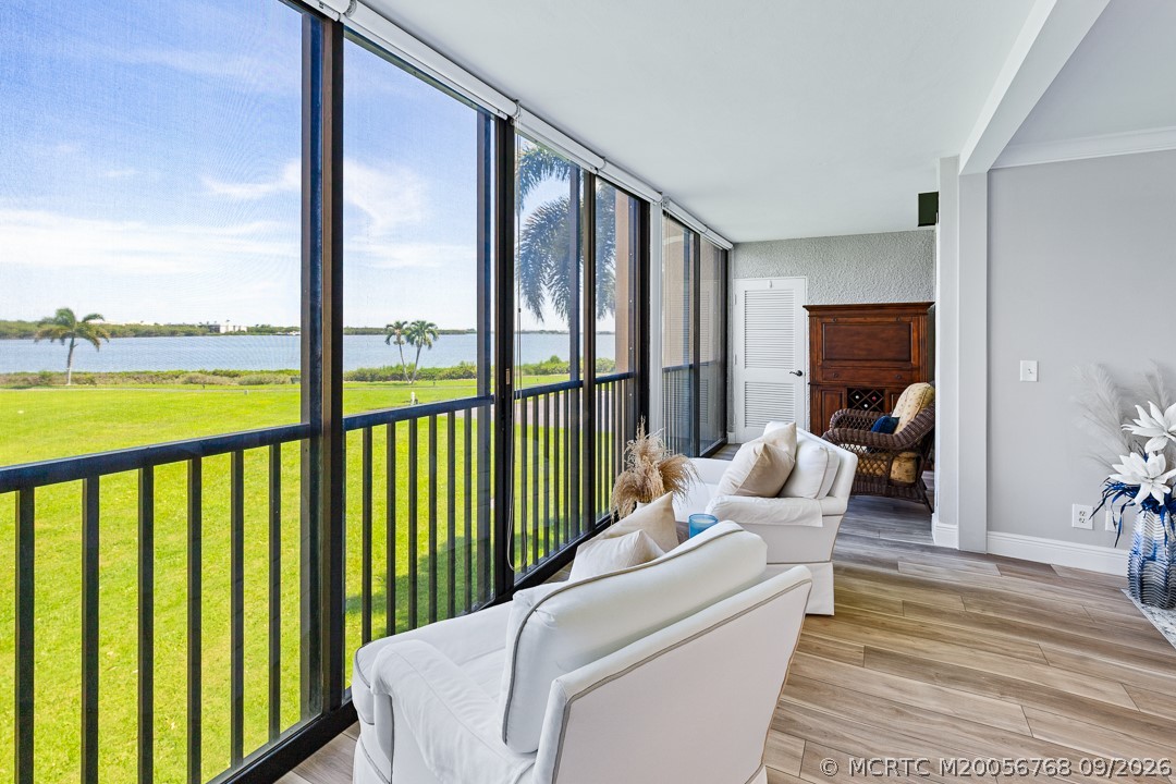 2318 NW Bay Colony Ct