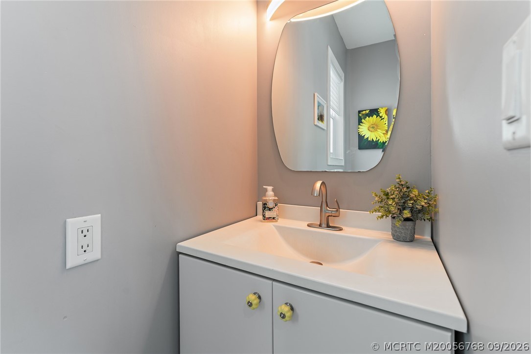 2318 NW Bay Colony Ct
