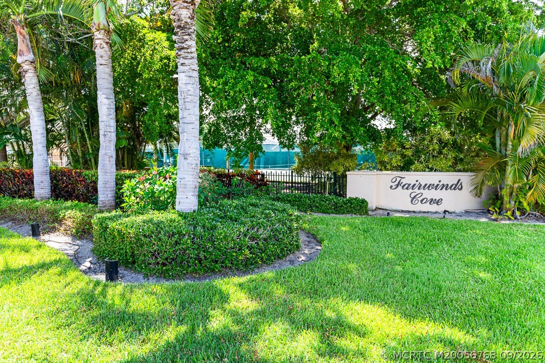 2318 NW Bay Colony Ct