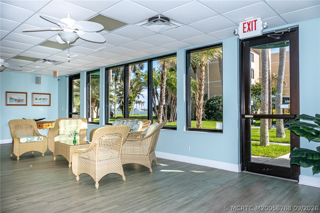 2318 NW Bay Colony Ct