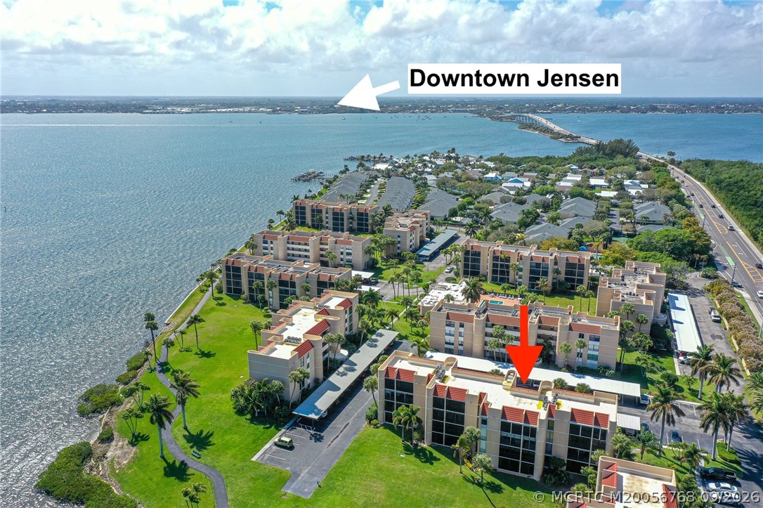 2318 NW Bay Colony Ct